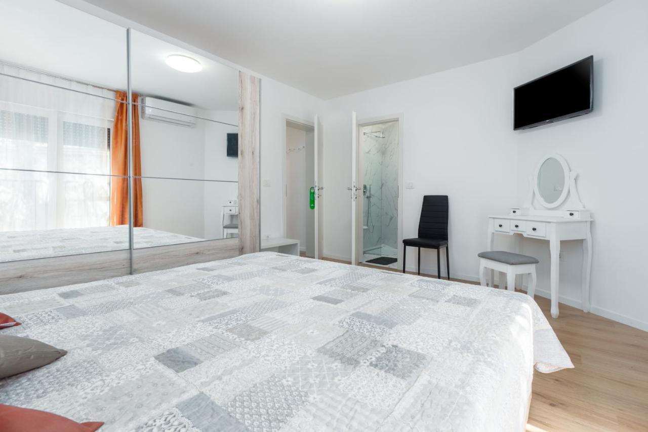 Center Sea Apartment *